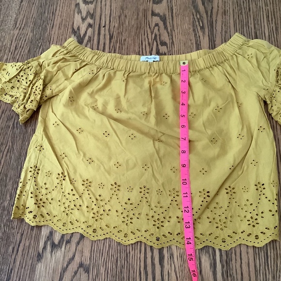Madewell yellow off the shoulder eyelet top - Picture 4 of 6